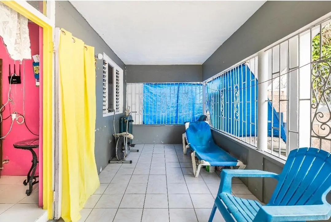 Homestay szállás Colorful Private Room Oasis Montego Bay